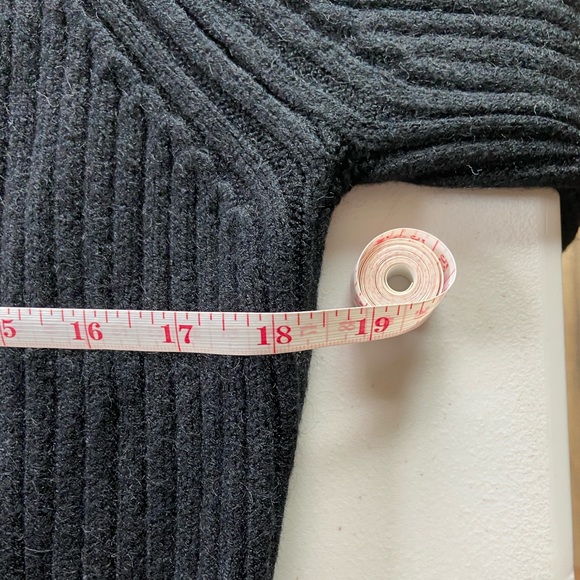 Devotion by Cyrus Cardigan - Picture 9 of 15